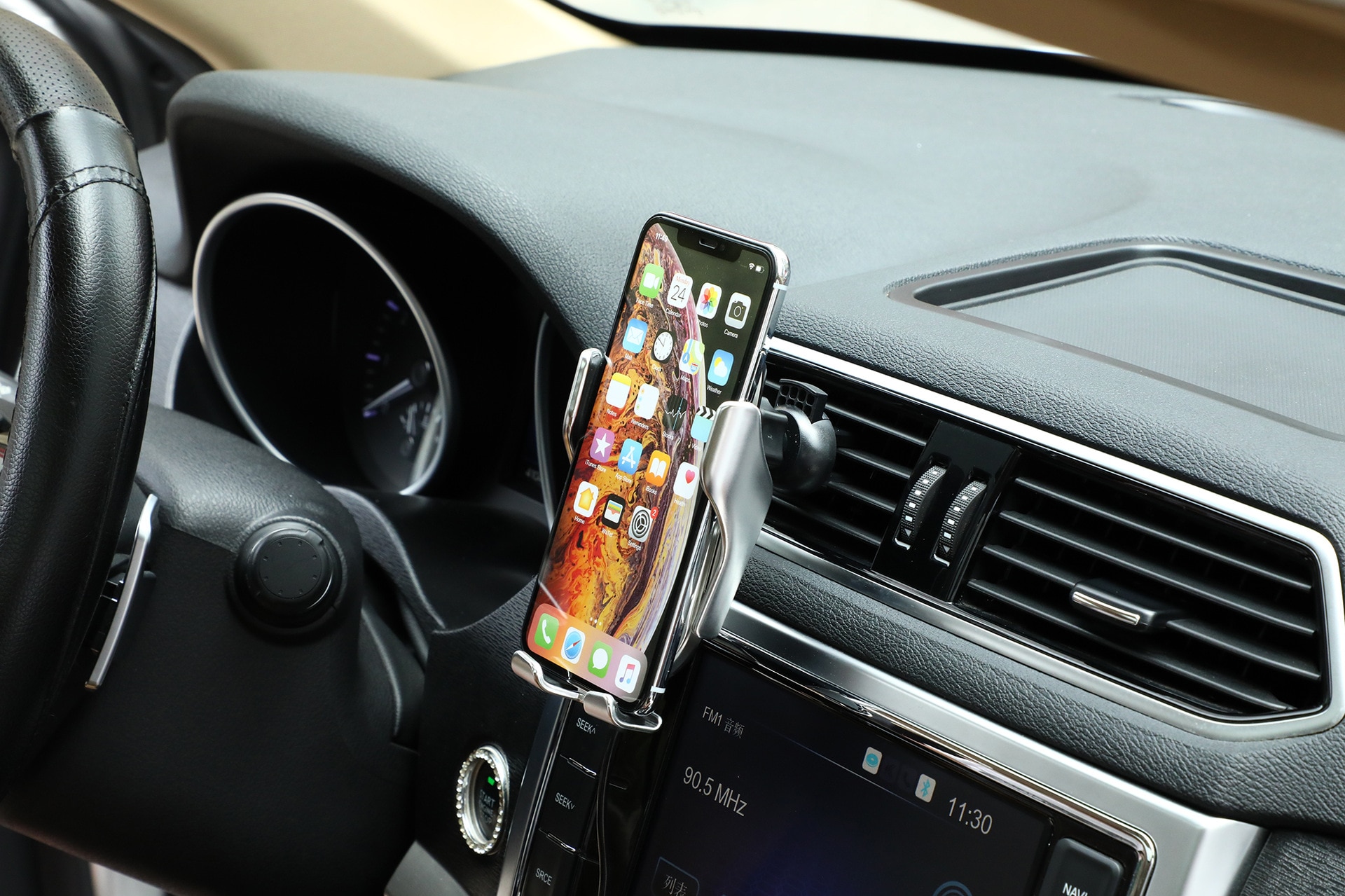 Automatic Clamping 10W Wireless Charger Car Phone Holder Smart Infrared Sensor Air Vent Mount 